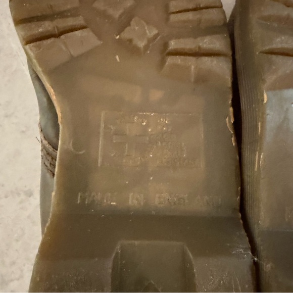 Vintage Dr. Martens Made in England  Padded Collar 8053 Oxfords - Picture 11 of 11